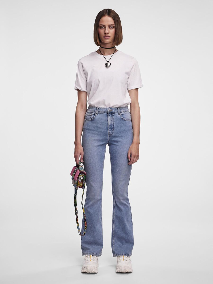 pieces.com | PCPEGGY HW FLARED JEANS