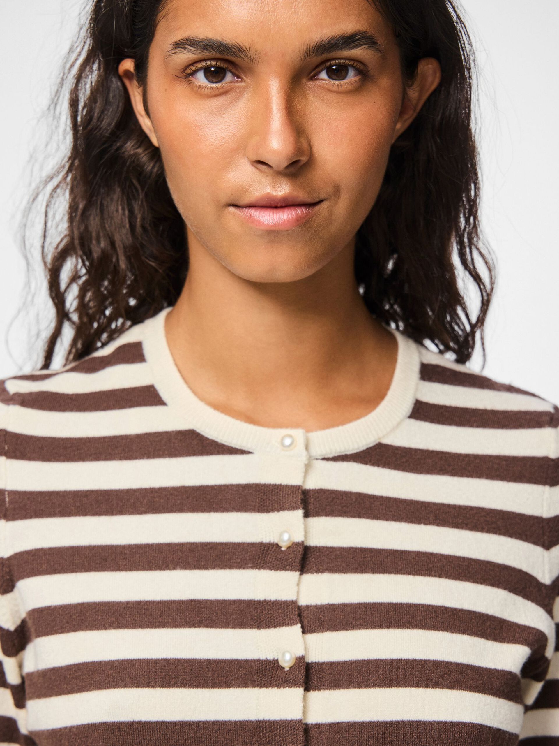 Carousel image - PCORINA CARDIGAN EN MAILLE, Hot Fudge | 4