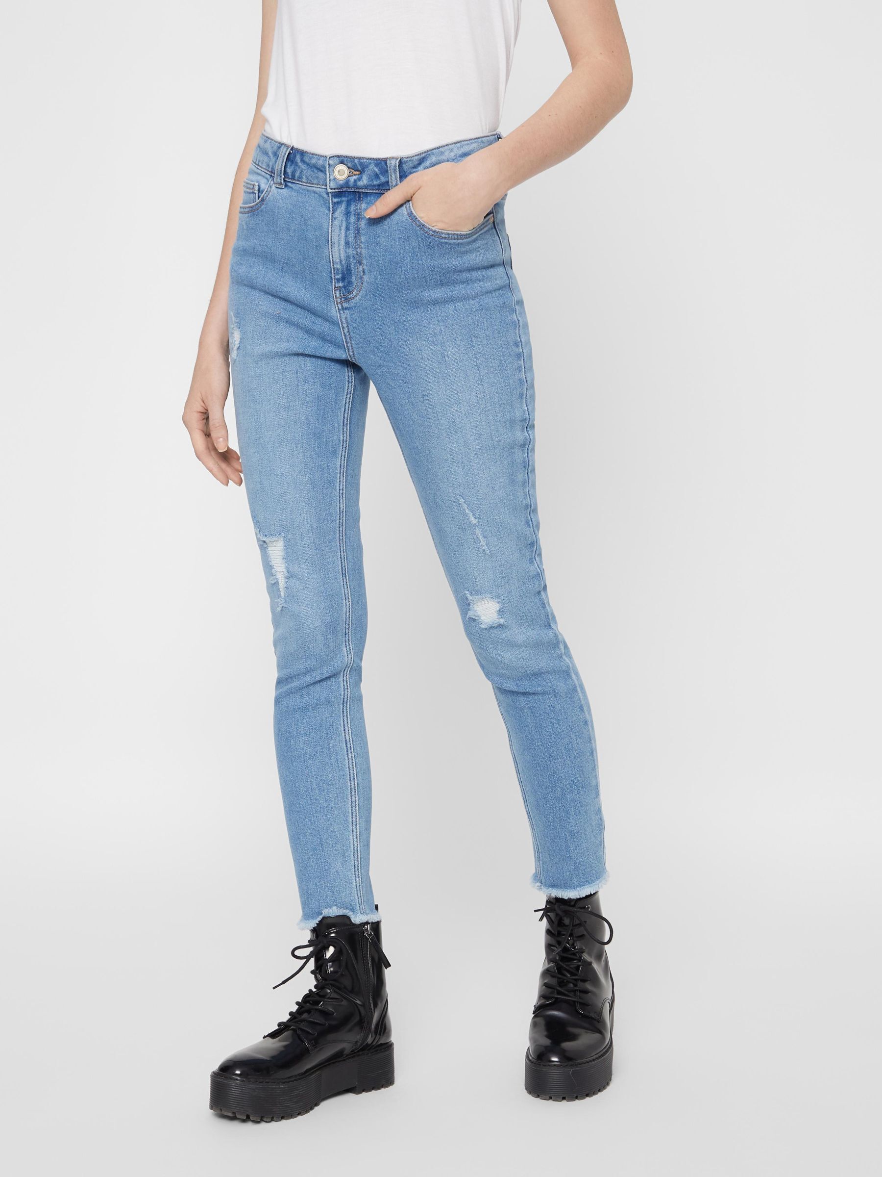 Ladies cropped 2024 skinny jeans