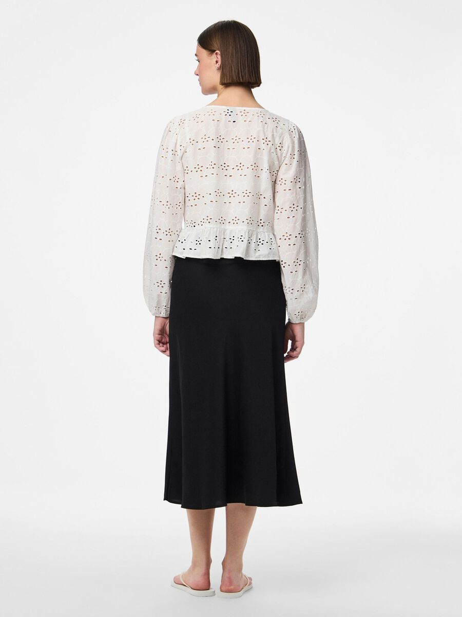 Pieces PCFARMORINE BRODERIE ANGLAISE TOP, Cloud Dancer, highres - 17158424_CloudDancer_004.jpg