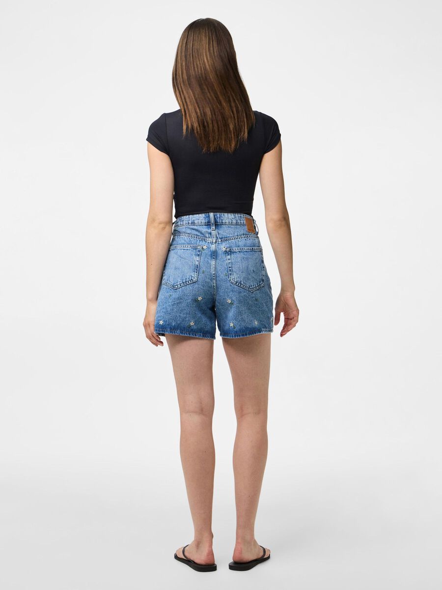Pieces SHORTS IN DENIM, Light Blue Denim, highres - 17148991_LightBlueDenim_1210951_004.jpg