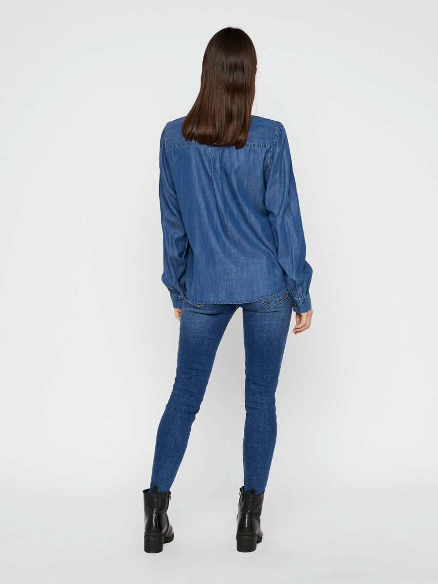 Pieces FERMETURE À BOUTONS-PRESSION CHEMISE EN JEAN, Medium Blue Denim, highres - 17105751_MediumBlueDenim_004.jpg