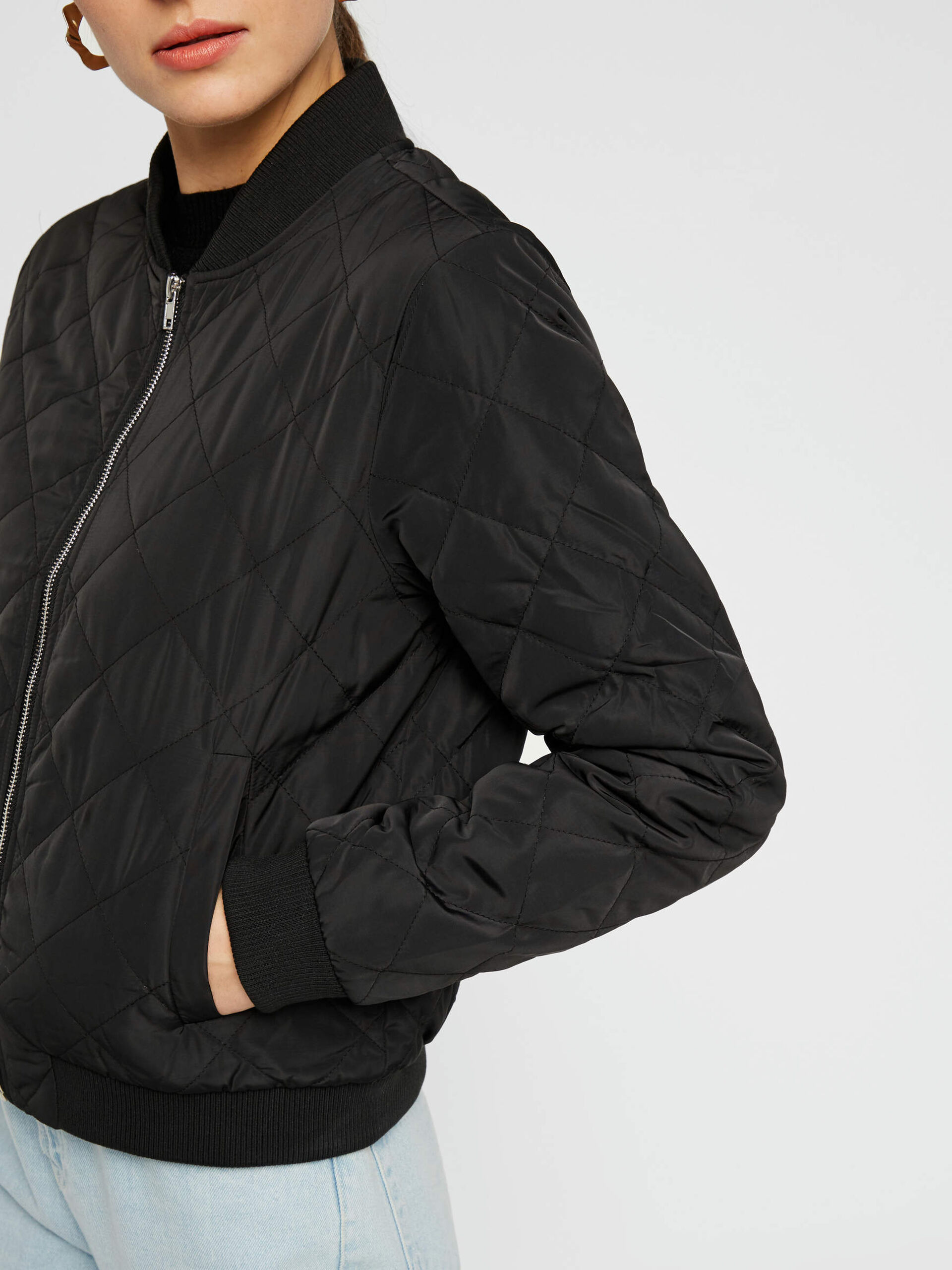 Carousel image - MATELASSÉ VESTE BOMBER, Black | 4