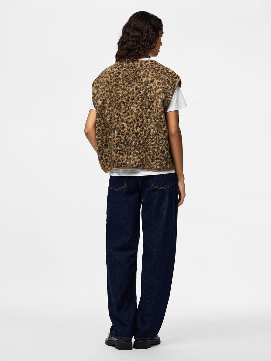 Product carousel image - PCKATTY TEDDY VEST, Tannin | 2