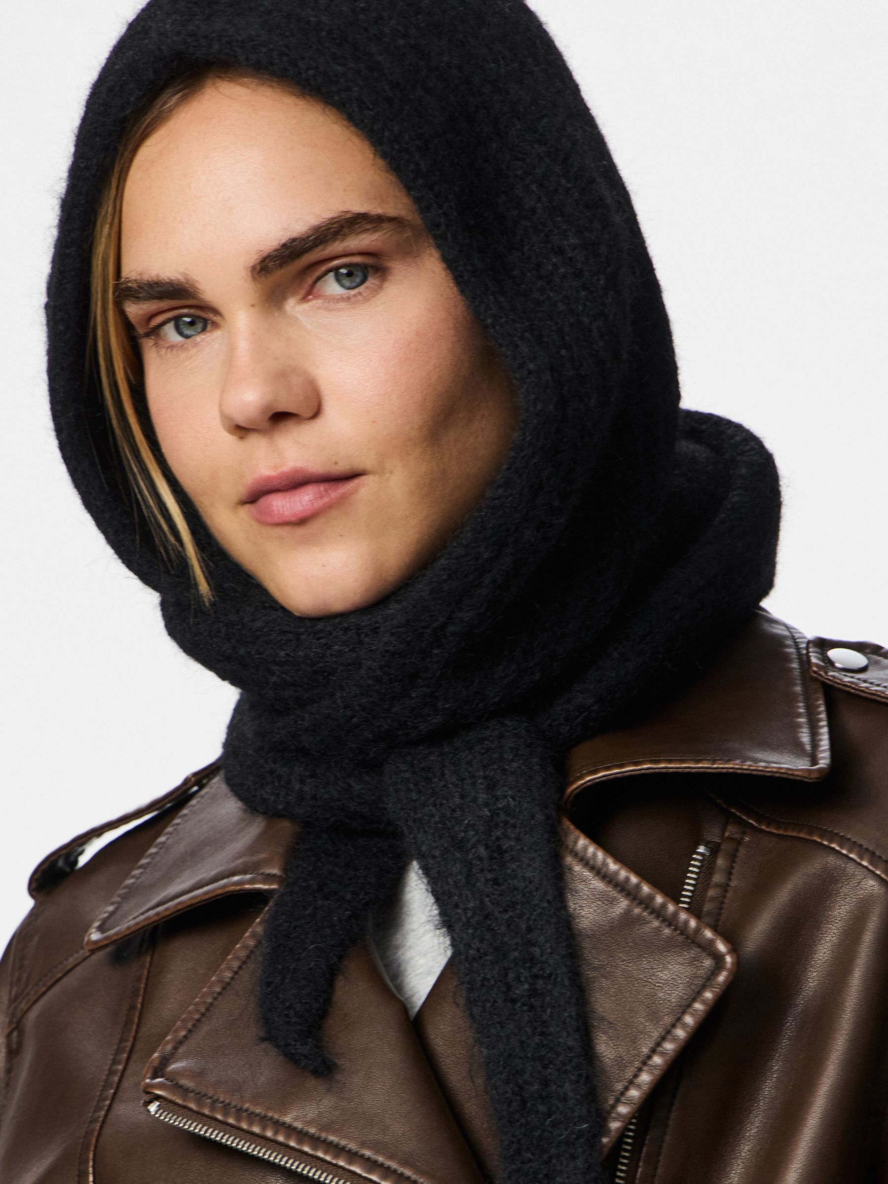PCREBEKKA BALACLAVA SCARF | Black | PIECES® Switzerland