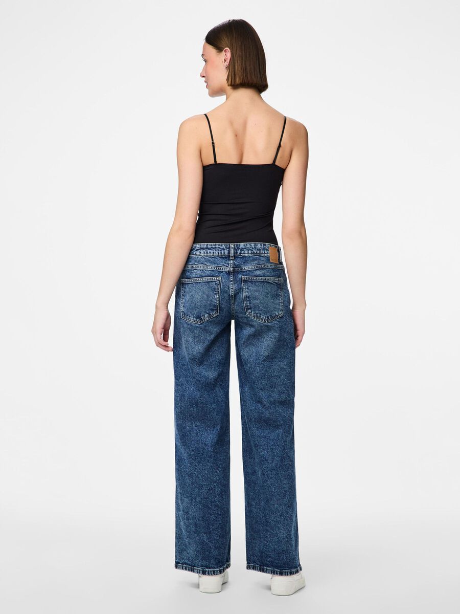 Pieces PCSELMA LW WIDE FIT JEANS, Medium Blue Denim, highres - 17152177_MediumBlueDenim_004.jpg