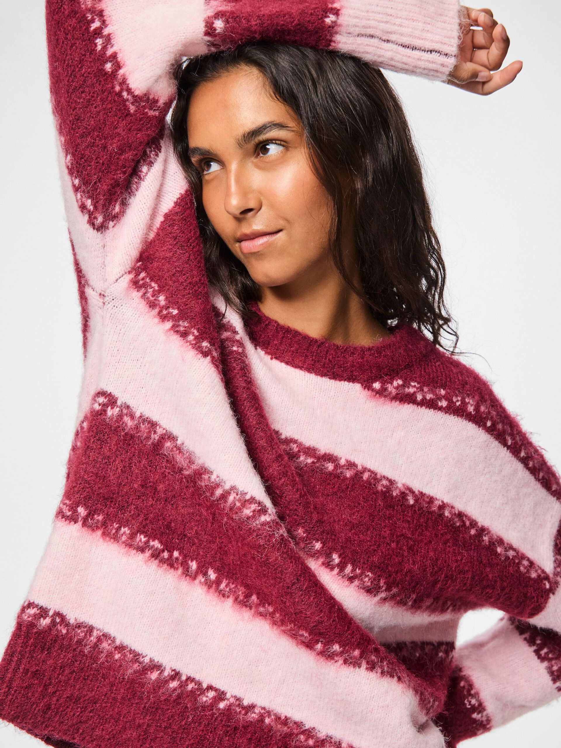Carousel image - PCMILLA PULLOVER, Beet Red | 4