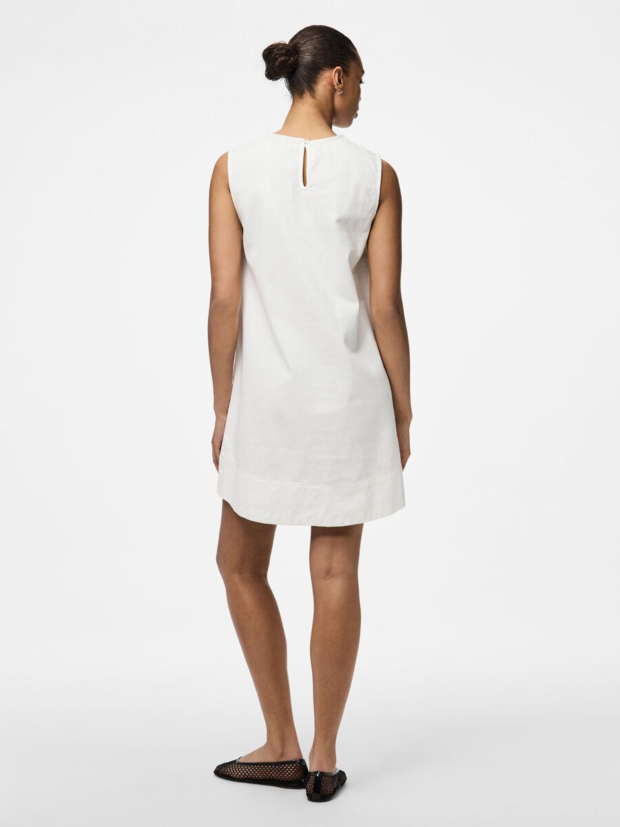 Pieces PCFLORA MINI  DENIM DRESS, Cloud Dancer, highres - 17158815_CloudDancer_004.jpg