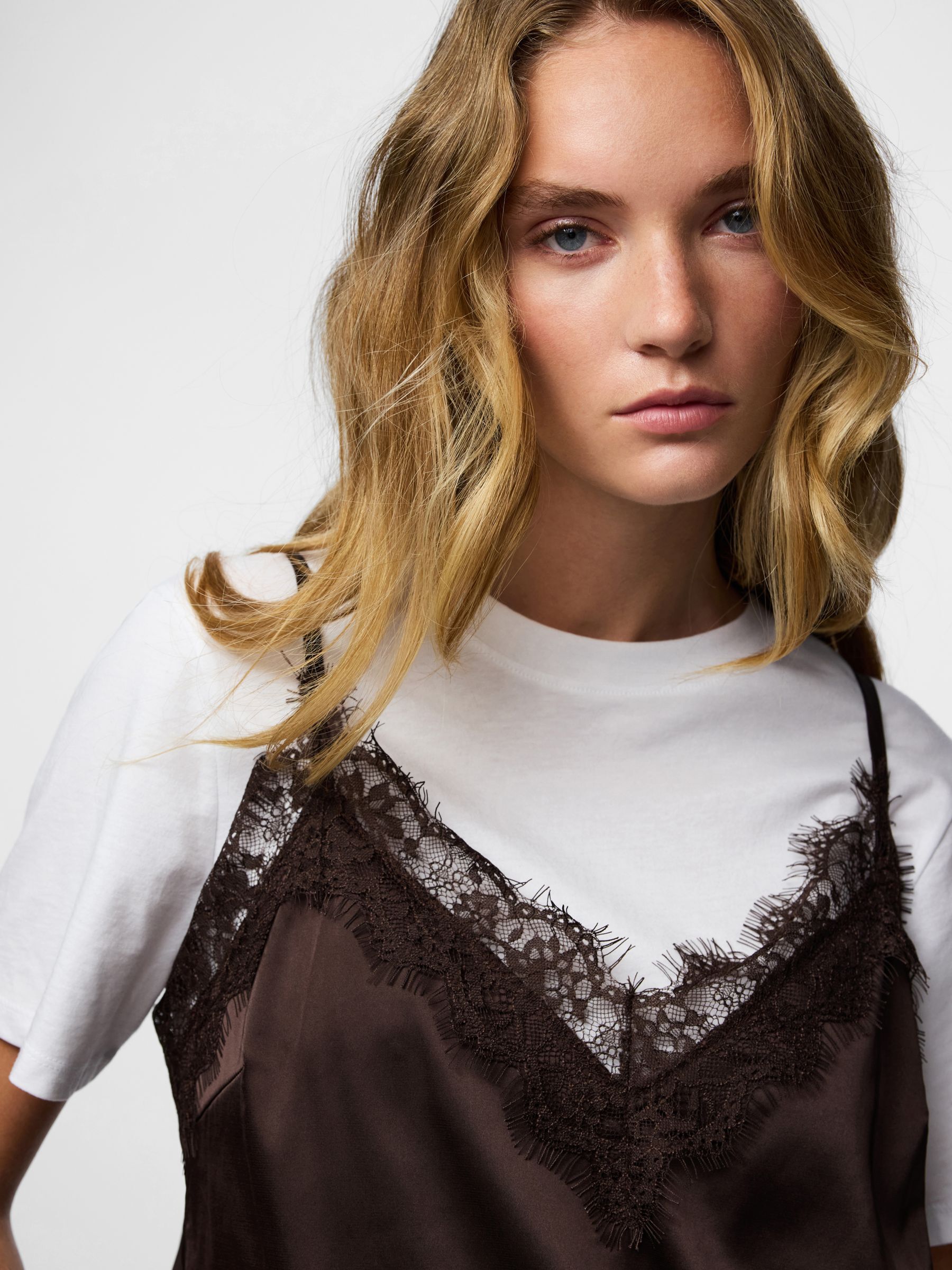 トップス without summer satin lace top butter 207284-gz-1746018697.jpg