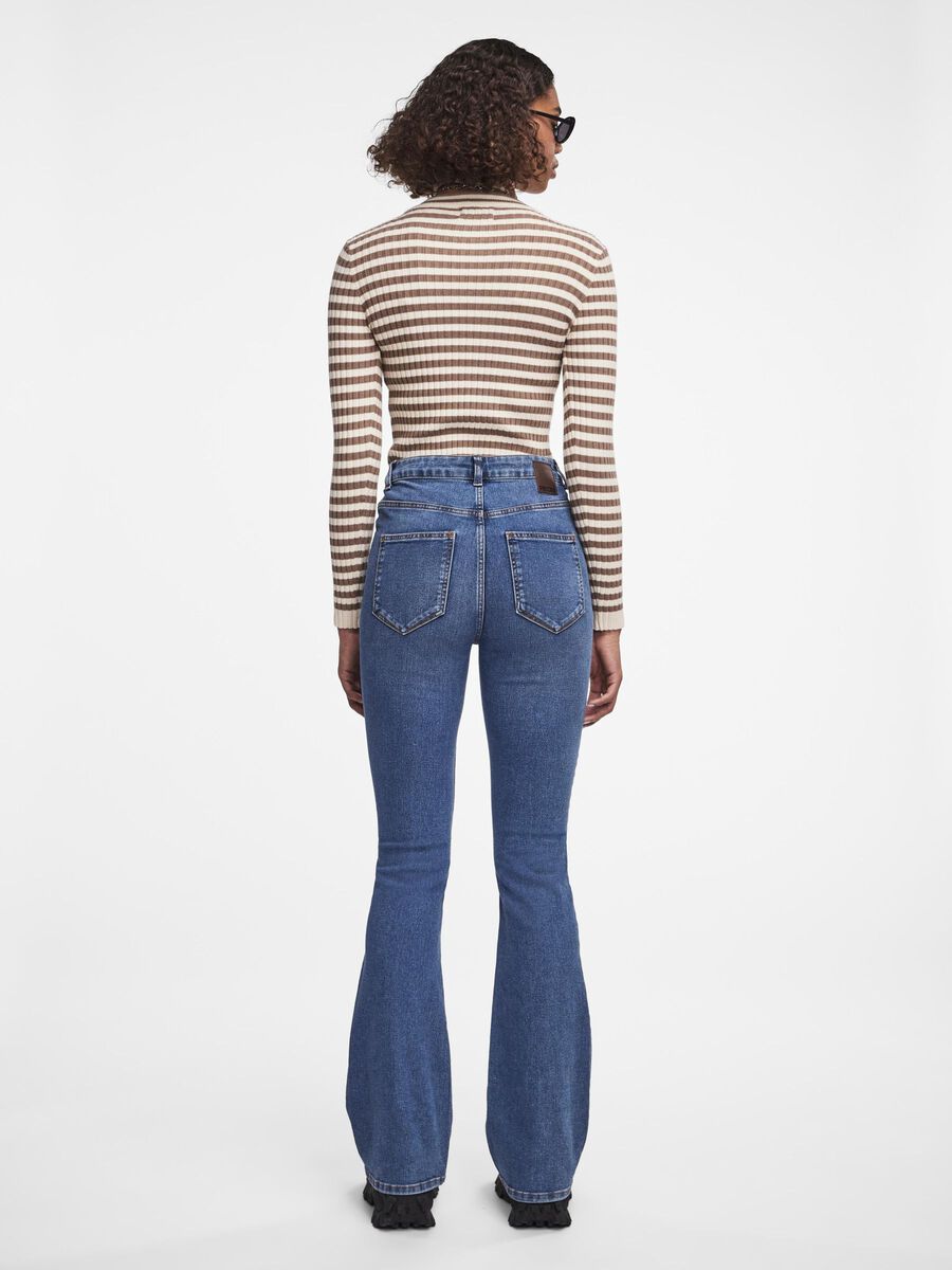 Pieces PCPEGGY HW FLARED JEANS, Medium Blue Denim, highres - 17123710_MediumBlueDenim_004.jpg