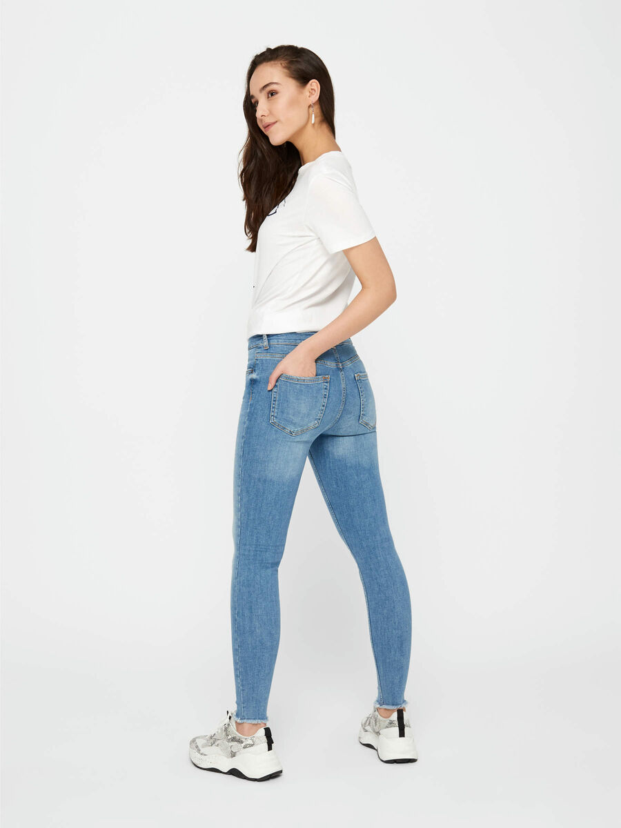 Pieces MID WAIST CROPPED JEANS, Light Blue Denim, highres - 17087091_LightBlueDenim_004.jpg