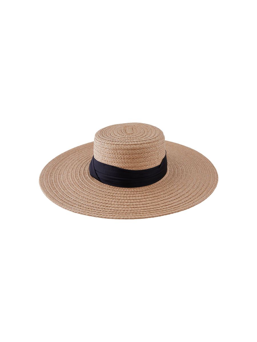 Pcsula straw hat, Pieces