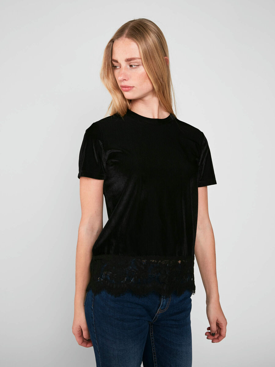 Pieces KANTEN DETAIL TOP MET KORTE MOUWEN, Black, highres - 17094797_Black_003.jpg