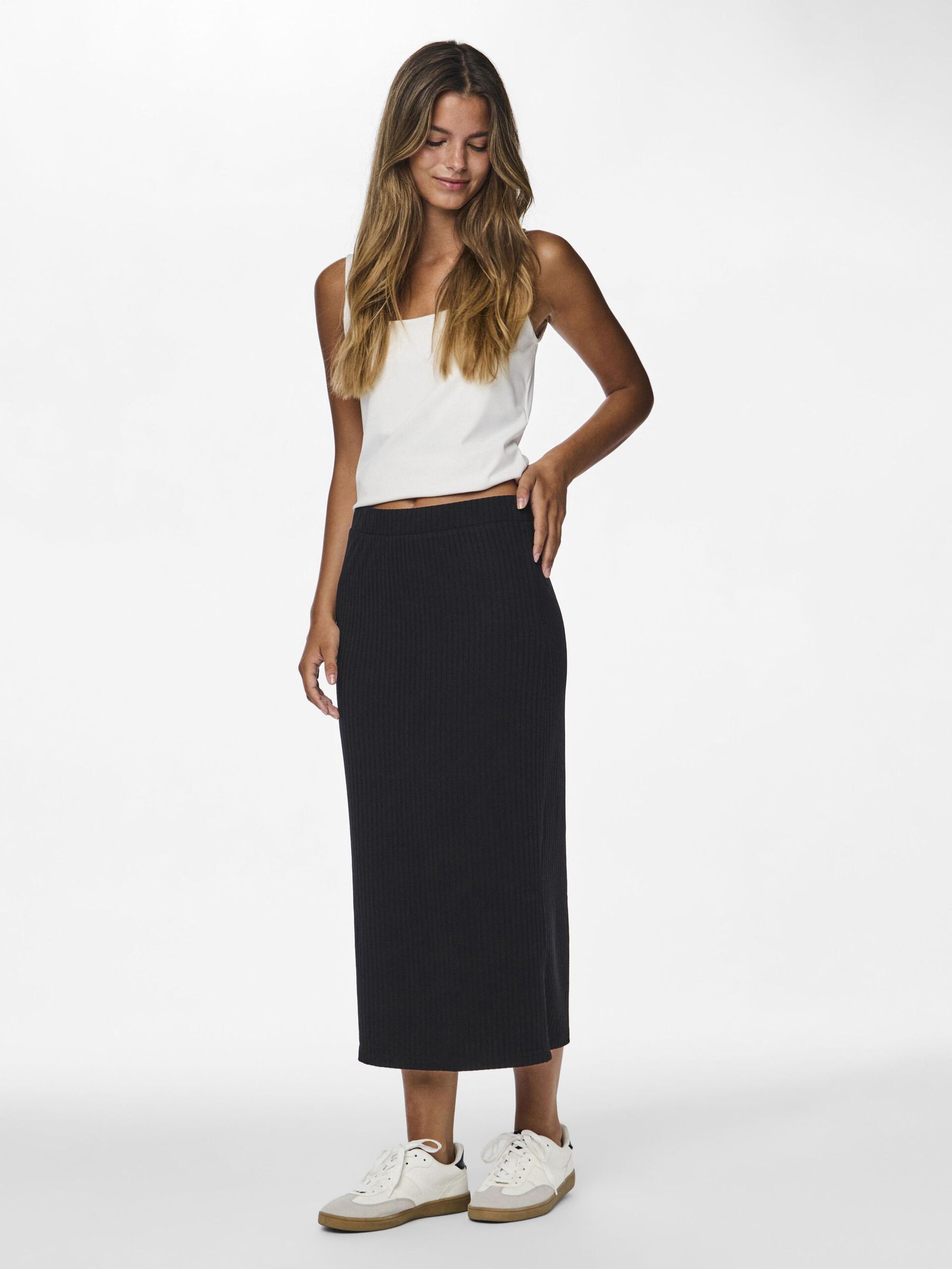 Carousel image - PCKYLIE GEBREID MIDDELLANGE ROK, Black | 3