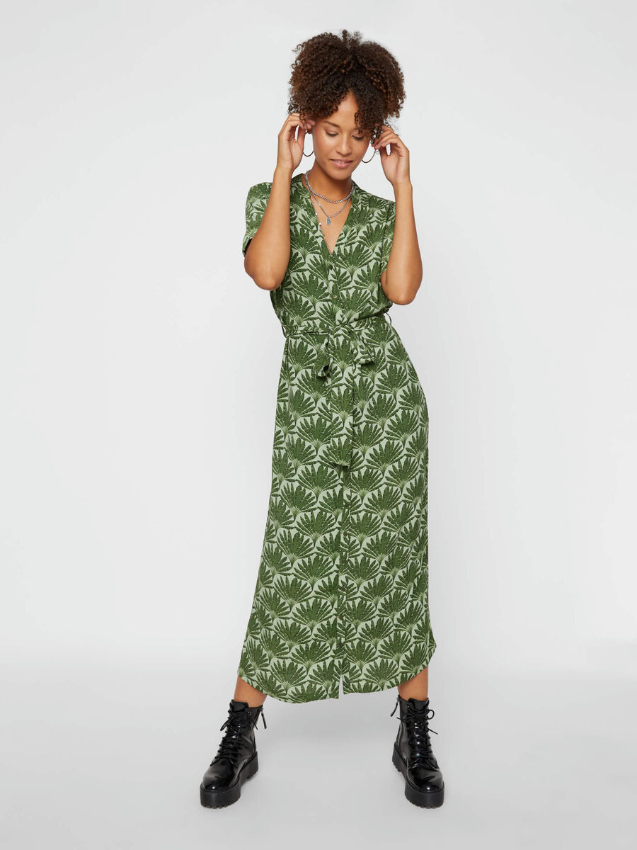 Pieces MI-LONGUE BOUTONNÉE ROBE-CHEMISE, Garden Green, highres - 17100136_GardenGreen_722481_003.jpg