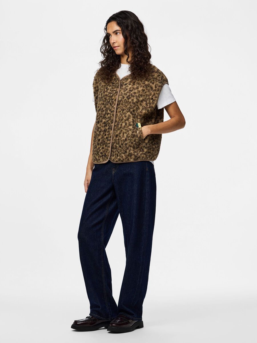 Product carousel image - PCKATTY TEDDY VEST, Tannin | 1
