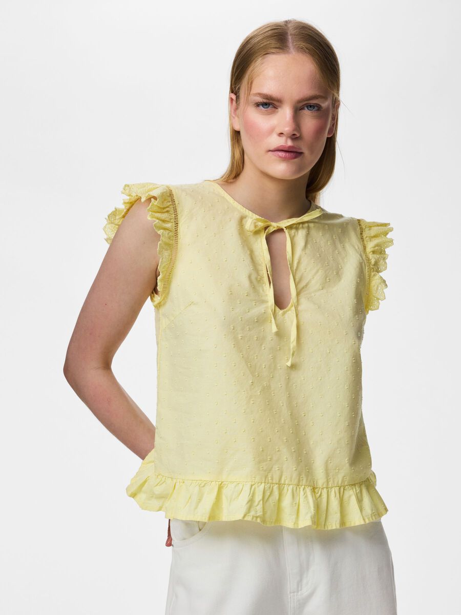 Product carousel image - PCGOLDIE  SLEEVELESS TOP, French Vanilla | 1