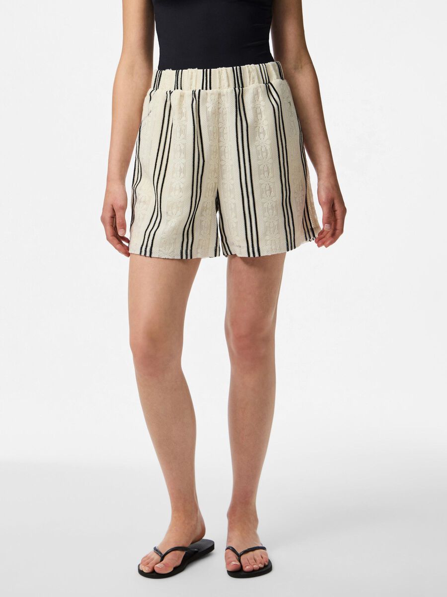 Pieces PCMALLORY - DENTELLE TAILLE HAUTE SHORT, Cloud Dancer, highres - 17163554_CloudDancer_1248525_003.jpg