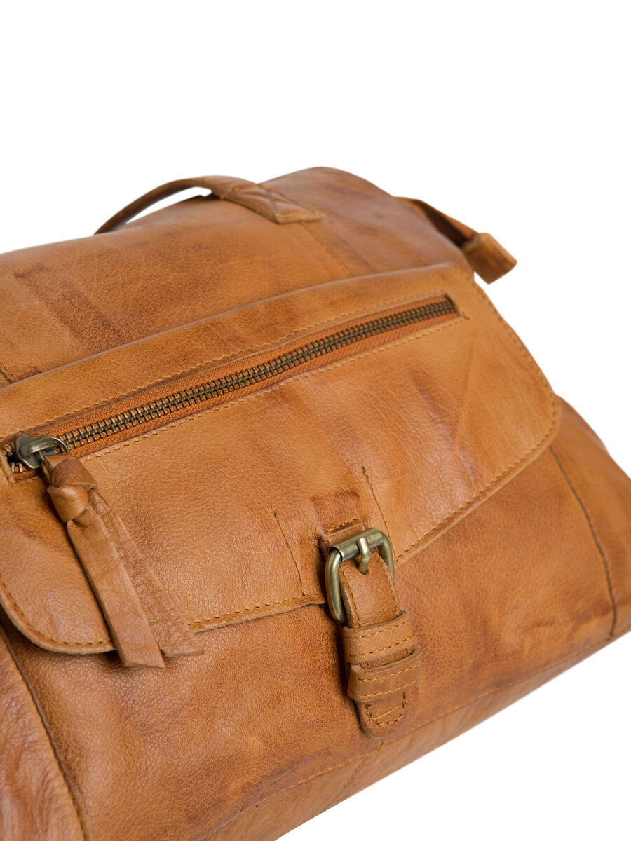 Pieces LEATHER SHOULDER BAG, Cognac, highres - 17085467_Cognac_007.jpg