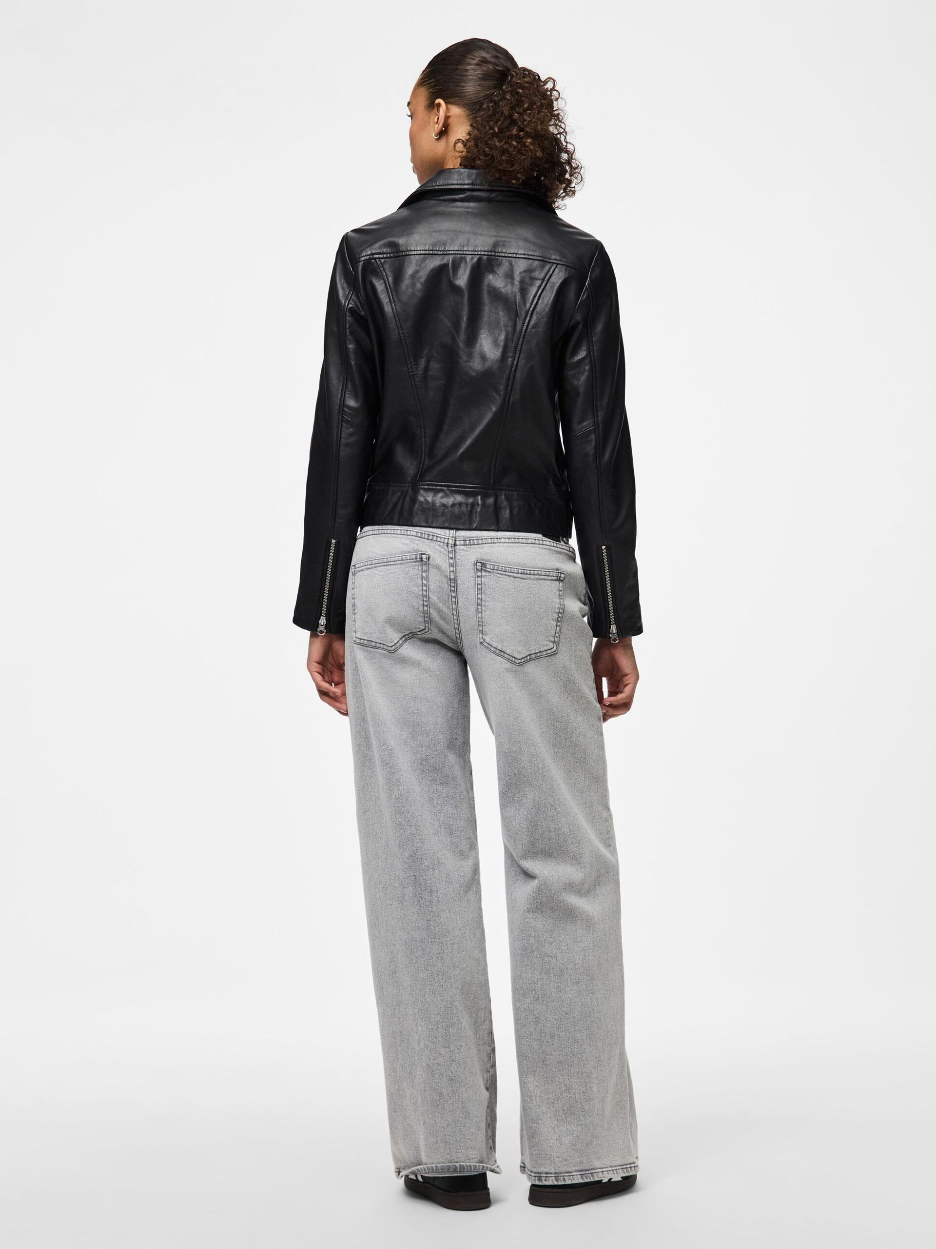 Carousel image - PCSUSSE LEATHER JACKET, Black | 2