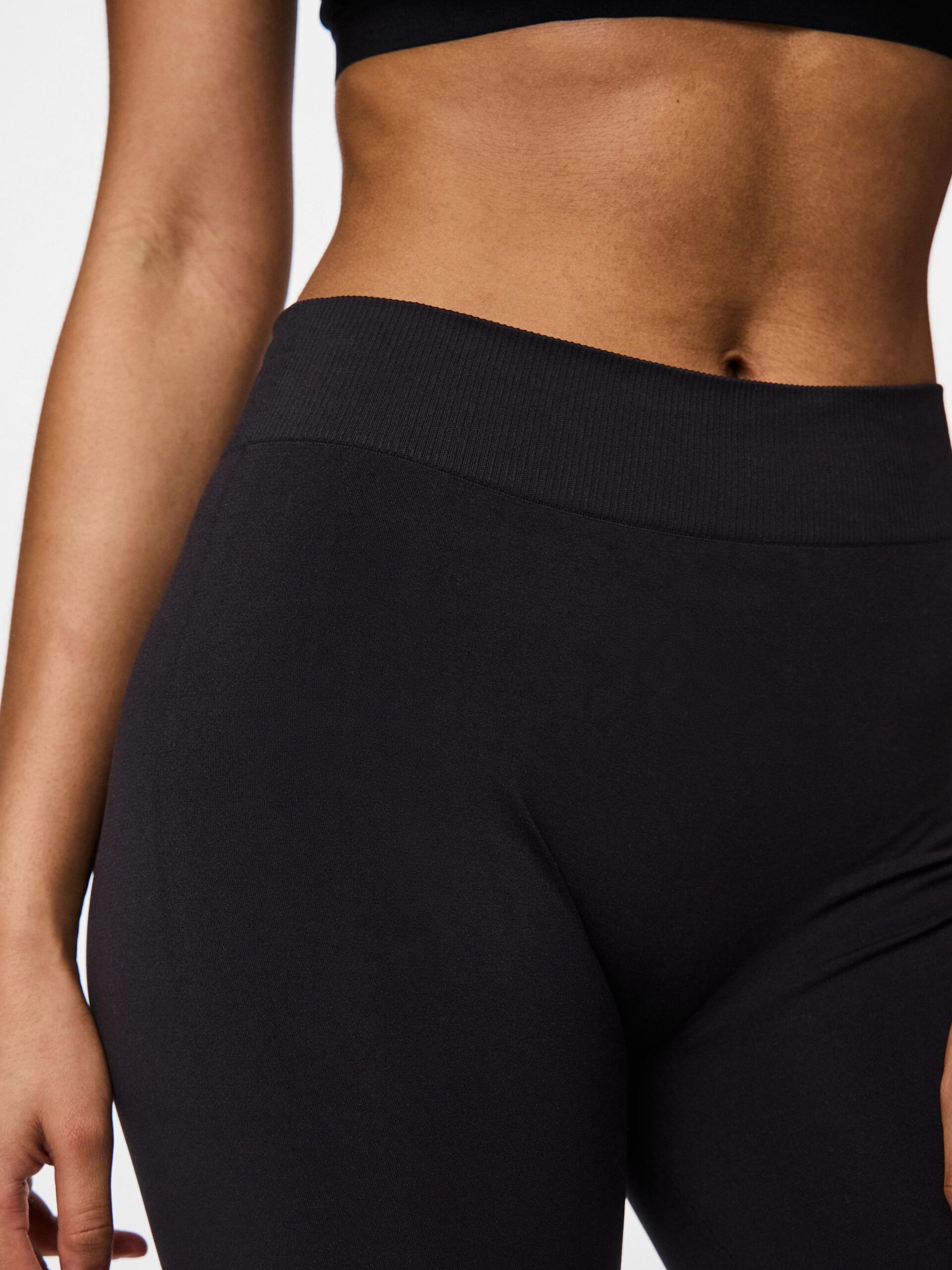 Carousel image - PCLONDON NYLON BIKE SHORTS, Black | 4