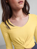 Pieces PCHUDA CROPPED TOP, Pale Banana, highres - 17121844_PaleBanana_006.jpg