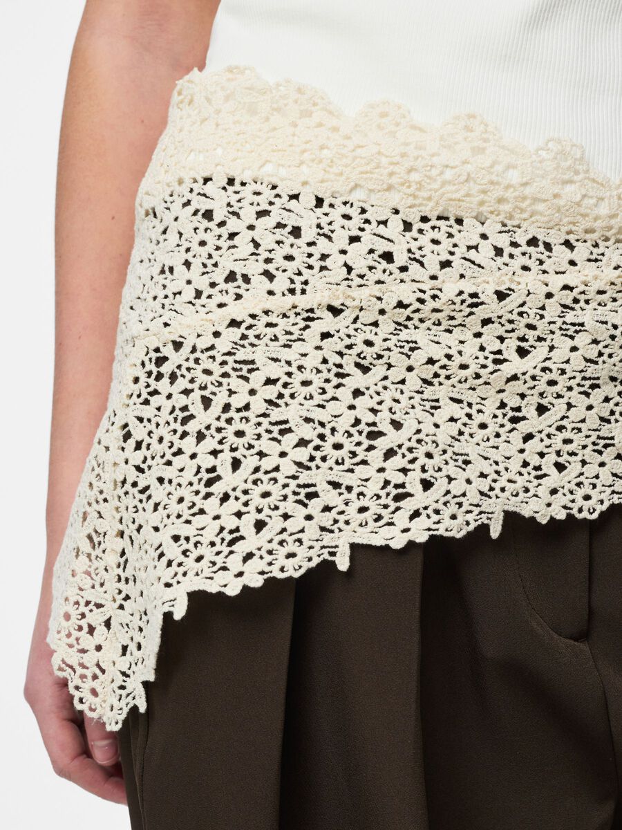 Carousel image - PCKASMIN TRIANGLE CROCHET  SCARF, Eggnog | 4