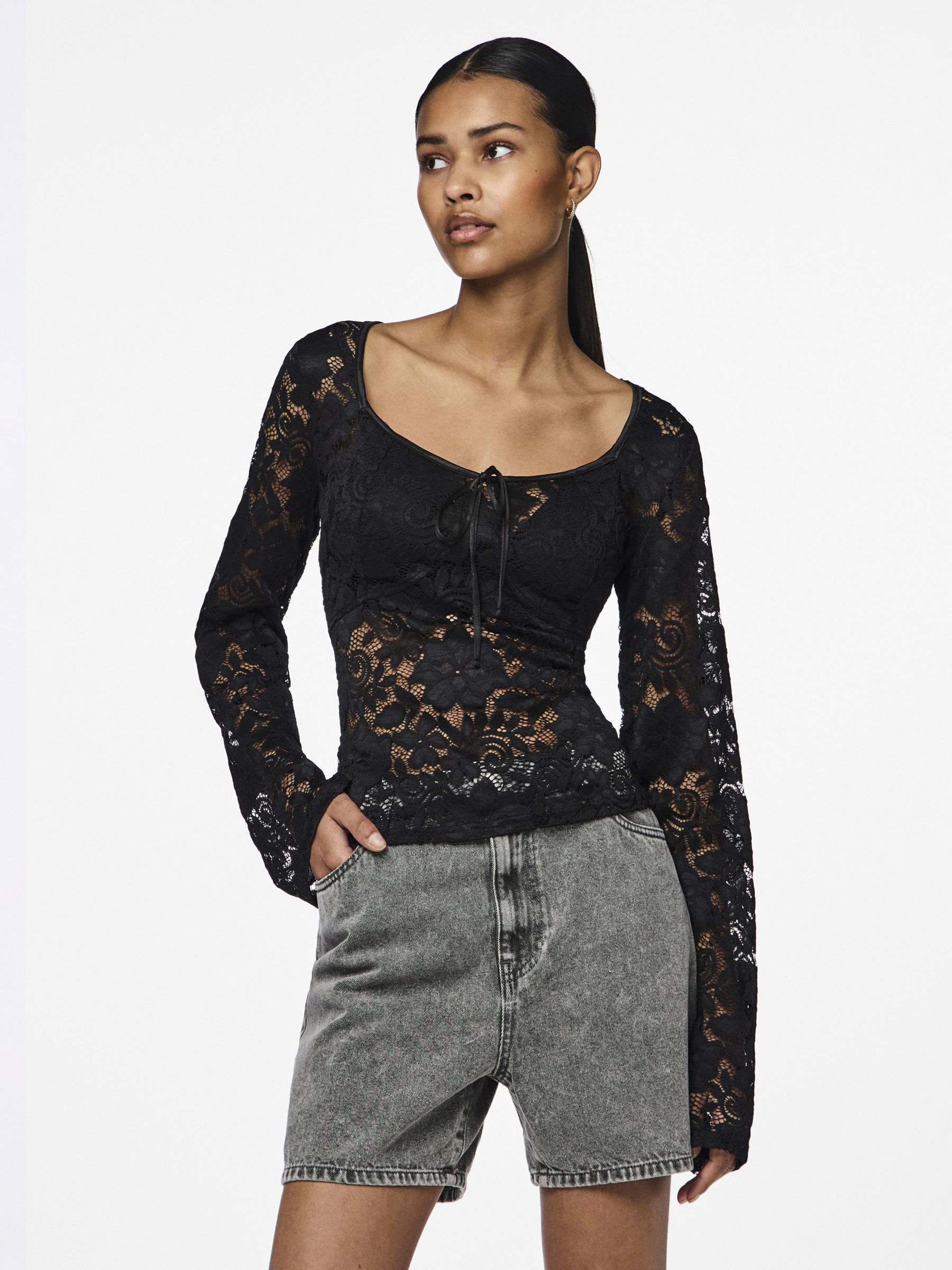 PCAMALIE KANT TOP MET LANGE MOUWEN Zwart PIECES Belgie