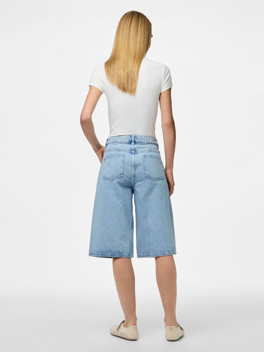 Pieces PCNOEL MW LONG RHINESTONE DENIM SHORTS, Light Blue Denim, highres - 17163259_LightBlueDenim_1245777_004.jpg